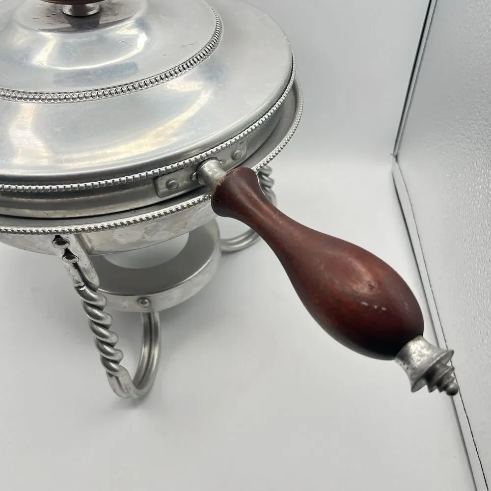 Buenilum B. W. Hammered Aluminum Chafing Dish